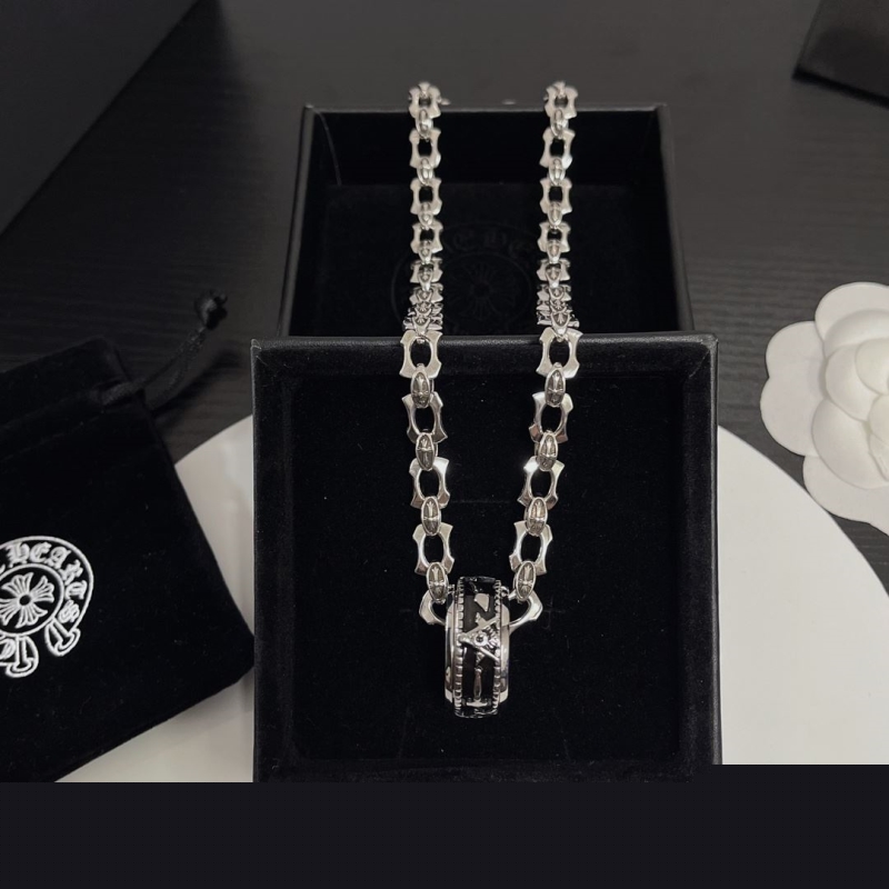 Ch**me He**ts necklaces
